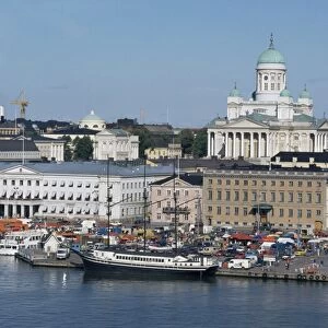 Harbour with Lutheran cathedral rising behind, Helsinki, Finland, Scandinavia, Europe