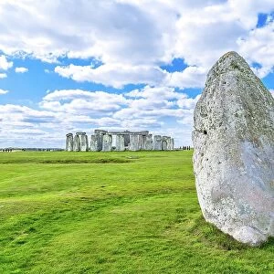 The Heel Stone and Stonehenge Prehistoric Monument, UNESCO World Heritage Site, near Amesbury, Wiltshire, England, United Kingdom, Europe
