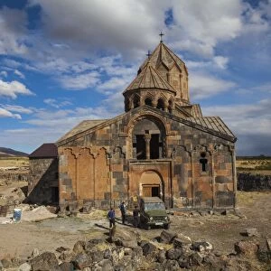 Hovhannavank Church at the edge of the Qasakh River Canyon, Ashtarak, Armenia, Central Asia, Asia