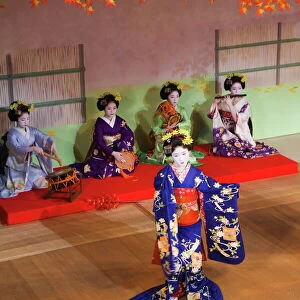 Kyo Odori spring dance theatre
