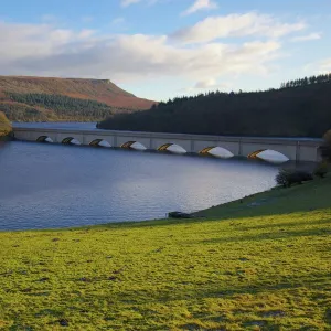 Ladybower Reservoir, Derwent Valley, Peak District National Park, Derbyshire, England, United Kingdom, Europe