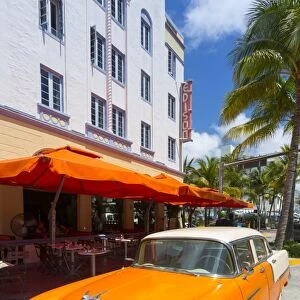 Ocean Drive and Art Deco architecture and classic vintage car, Miami Beach, Miami