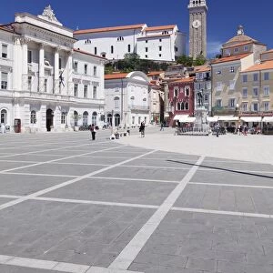 Old town with Tartini Square, townhall and the cathedral of St. George, Piran, Istria, Slovenia, Europe