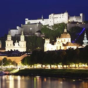 Old Town, UNESCO World Heritage Site, with Hohensalzburg Fortress and Dom Cathedral and the River Salzach at dusk, Salzburg, Salzburger Land, Austria, Europe