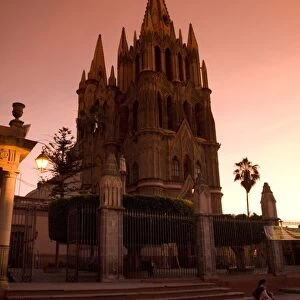 Parroquia de San Miguel Arcangel at sunset, San Miguel de Allende, Guanajuato