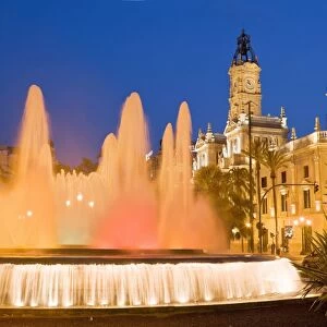 Plaza del Ayuntamiento and fountain, Valencia, Comunidad Autonoma de Valencia