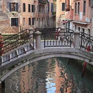 A quiet canal, Venice, UNESCO World Heritage Site, Veneto, Italy, Europe