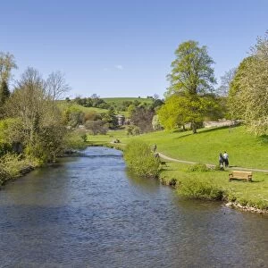 The River Wye in Bakewell in springtime, Derbyshire Dales, Derbyshire, England, United Kingdom