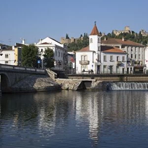 Roman Bridge over the River Nabao with Casa Viera Guimaraes in the background, Tomar