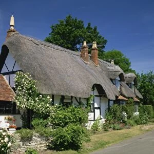 Thatched cottage at Welford on Avon in Warwickshire, England, United Kingdom, Europe