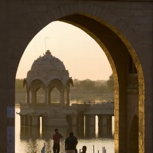 Tilon-ki-Pol, Gadi Sagar, Jaisalmer, Western Rajasthan, India, Asia