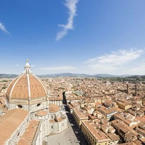 View of the old town of Florence with the Duomo di Firenze and Brunelleschis Dome