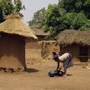 Village scene showing fetish hut, near Korhogo, Ivory Coast, West Africa, Africa