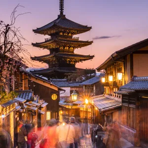 Yasaka Pagoda at sunset, Kyoto, Japan, Asia