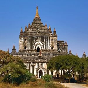 Thatbyinnyu Temple Pagoda in Old Bagan, Bagan, Myanmar (Burma)
