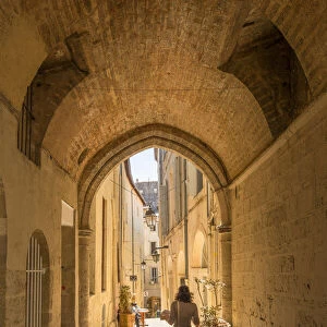Alley in the old town of Montpellier, Longuedoc-Roussillon, Herauls, France