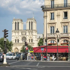 Cafe at Place St. Michel & Notre Dame cathedral, Rive Gauche, Paris, France