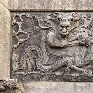 Carved stone dragon, YuYuan Gardens, Old Town, Shanghai, China