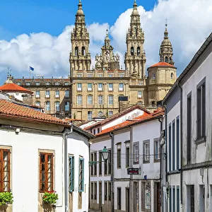 Cobbled street in the old town, Santiago de Compostela, Galicia, Spain