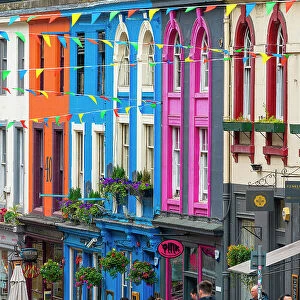 Colorful facades of houses at Victoria Street, UNESCO, Old Town, Edinburgh, Lothian, Scotland, UK