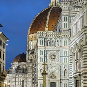 Florence Cathedral (Duomo di Firenze) and Baptistery of Saint John at dawn