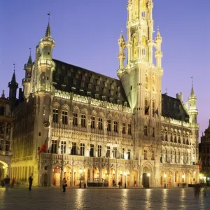 Grand Place / Town Hall / Night View