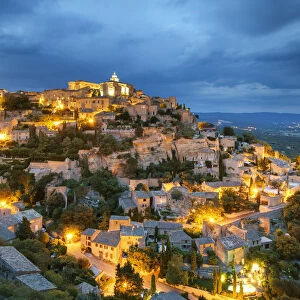 Hilltop town of Gordes at dusk, Vaucluse, Provence-Alpes-CA'te d Azur, France