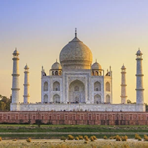 India, Taj Mahal memorial at sunset