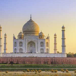 India, Taj Mahal memorial at sunset