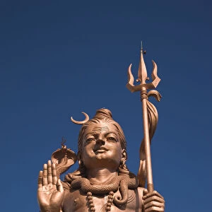 Mauritius, Western Mauritius, Eswarnath Shiv Jyothir Lingum Temple, tall statue of