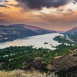 Scenic sunset view over Columbia River, Mosier, Oregon, USA
