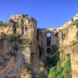 Spain, Andalucia, Ronda, Ronda Village and Ponte Nuovo Bridge