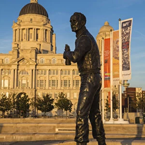 United Kingdom, England, Merseyside, Liverpool, Statue of Captain Walker infront of