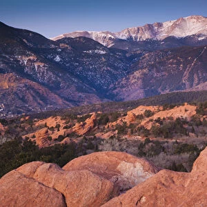 USA, Colorado, Colorado Springs, Garden of the Gods with view of Pikes Peak, dawn