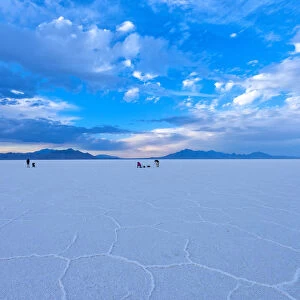 USA, Utah, Wendover, Bonneville Salt Flats, photographers out on the plain
