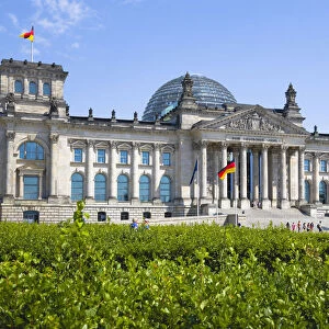 Germany, Berlin, Mitte, The Reichstag building in Tiergarten