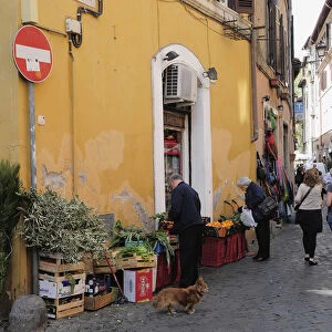 Italy, Lazio, Rome, Trastevere, meandering around the streets of Trastevere
