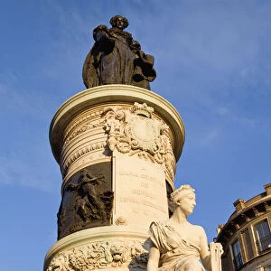 Spain, Madrid, Statue of Queen MarAia Isabel de Braganza in front of the Museo del Prado