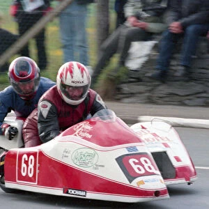 Brian Rostron & Tony Wilde (Baker Yamaha) 2000 Sidecar TT