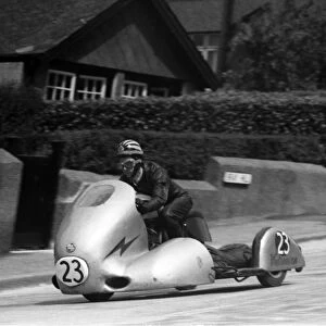 Eric Vincent & R W Harding (Norton) 1960 Sidecar TT