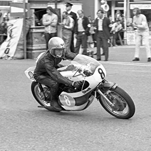 Joe Lindsay (Yamaha) 1973 Junior Manx Grand Prix