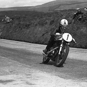Kiwi Gordon Laing (Norton) 1952 Junior TT