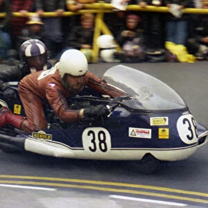 Mick Potter Beverley Martin Yamaha 1977 Sidecar TT