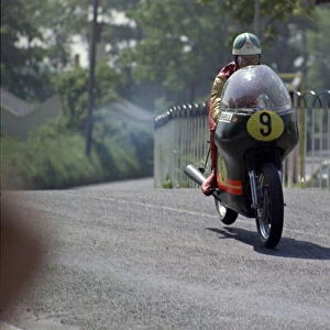 Tom Dickie (Kuhn Seeley) on Ballaugh Bridge 1970 Senior TT