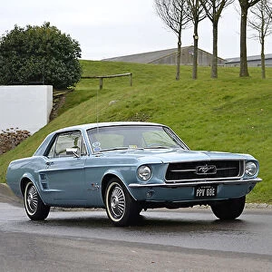 Ford Mustang 1967 Blue light