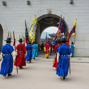 Ceremonial changing of the guard, Gyeongbokgung palace, Seoul, South Korea