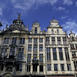 Europe, Belgium, Brussels, Grand Place. Le Pigeon and La Chaloupe d Or Guild Halls