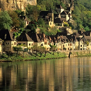 La Roque-Gageac, Dordogne, Perigord, France Dordogne River