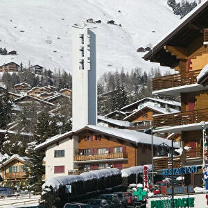 SWITZERLAND-Wallis / Valais-VERBIER: Ski Resort / Winter Town View with Verbier-Station