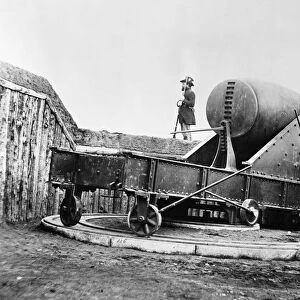 RODMAN GUN, CIVIL WAR. The Rodman Gun, a 15-caliber, 80-ton cannon designed by the American officer Thomas Jefferson Rodman (1815-1871). Photograph taken by Mathew Brady at a battery near Alexandria, Virginia, during the Civil War